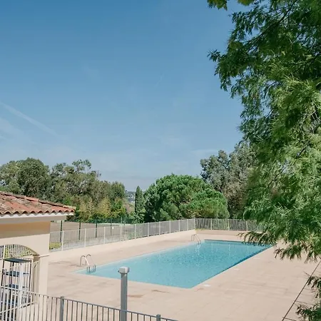 Le Gan Eden, Piscine