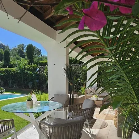 Le Gan Eden, Piscine